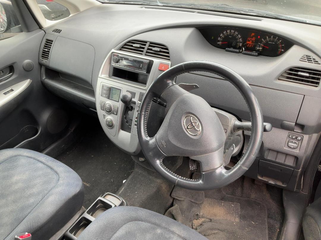 Photo '11' of Toyota Ractis