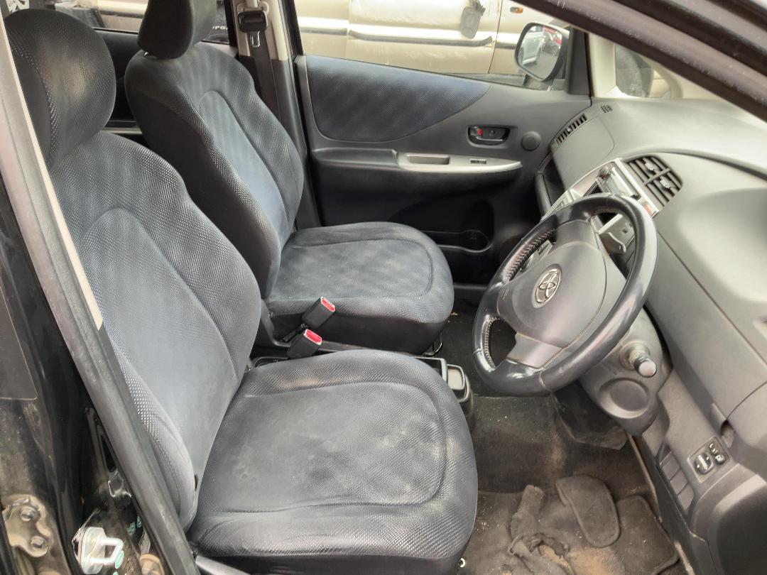 Photo '12' of Toyota Ractis