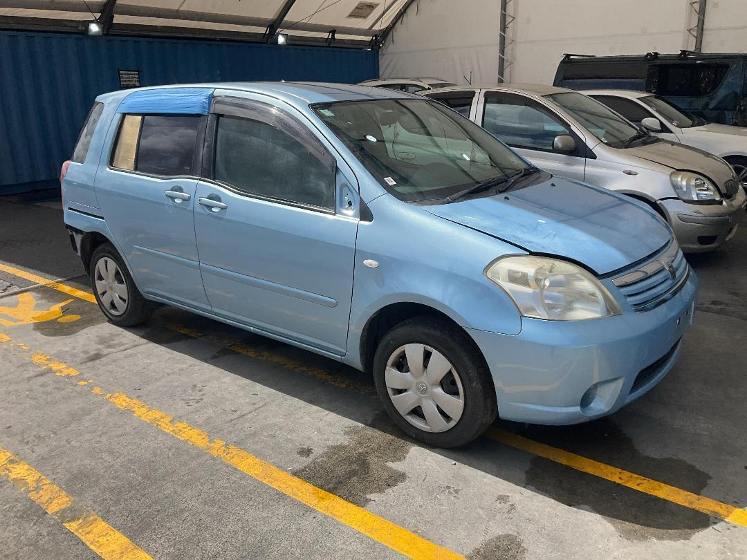 Photo '3' of Toyota Raum Photo '3' of Toyota Raum