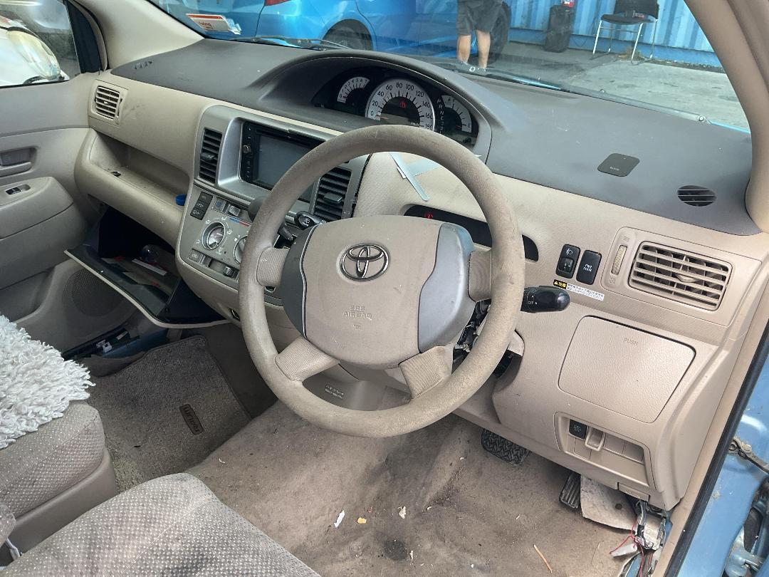 Photo '24' of Toyota Raum Photo '24' of Toyota Raum