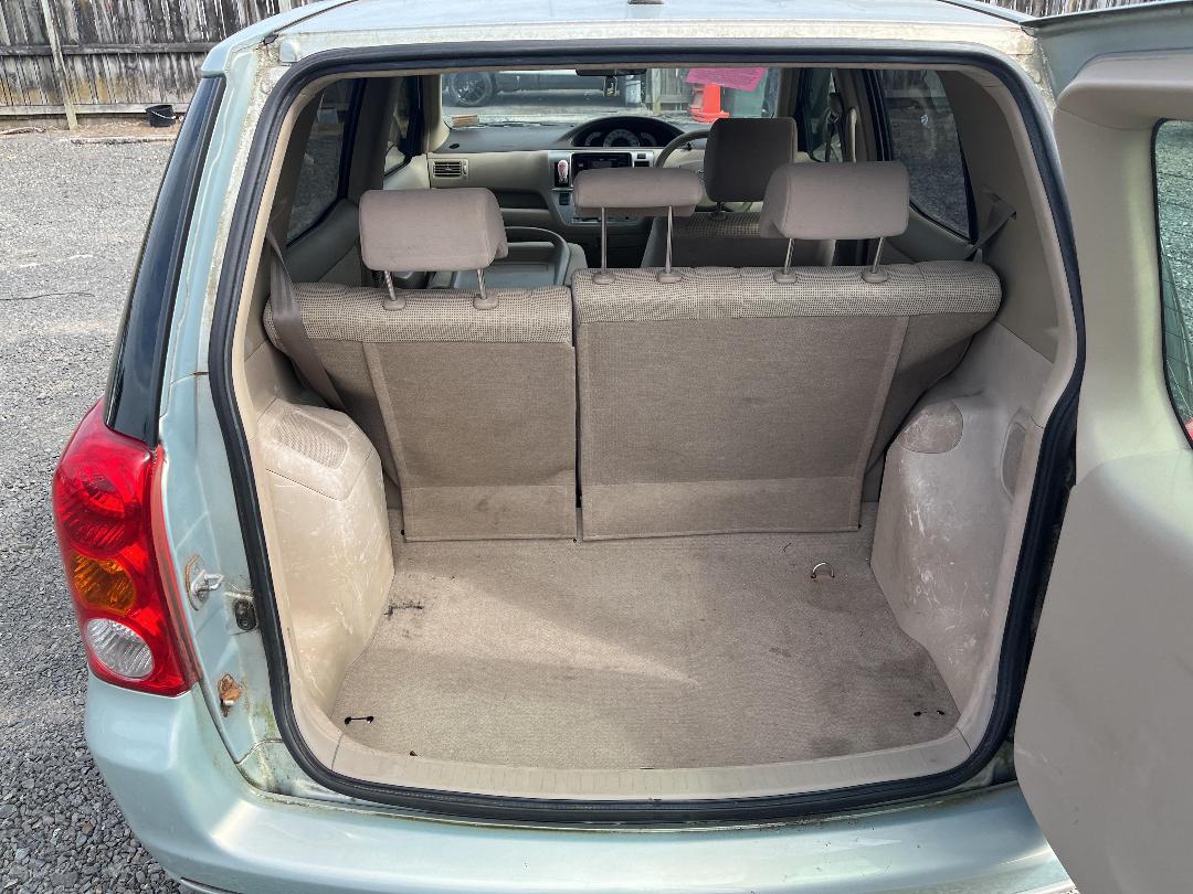 Photo '12' of Toyota Raum Photo '12' of Toyota Raum