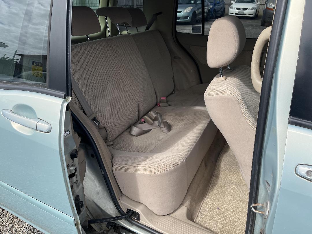 Photo '17' of Toyota Raum Photo '17' of Toyota Raum