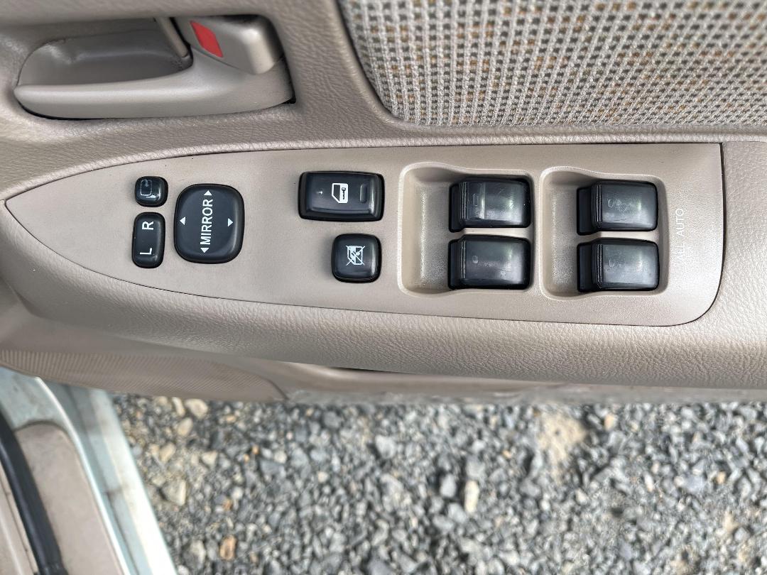 Photo '19' of Toyota Raum Photo '19' of Toyota Raum