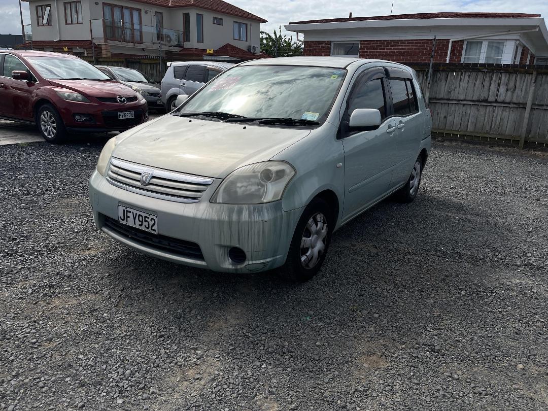 Photo '4' of Toyota Raum Photo '4' of Toyota Raum