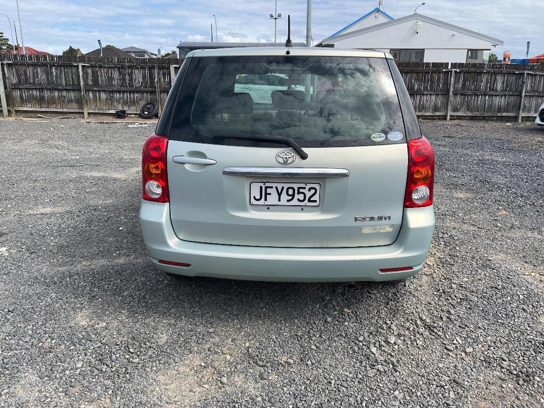 Photo '9' of Toyota Raum Photo '9' of Toyota Raum
