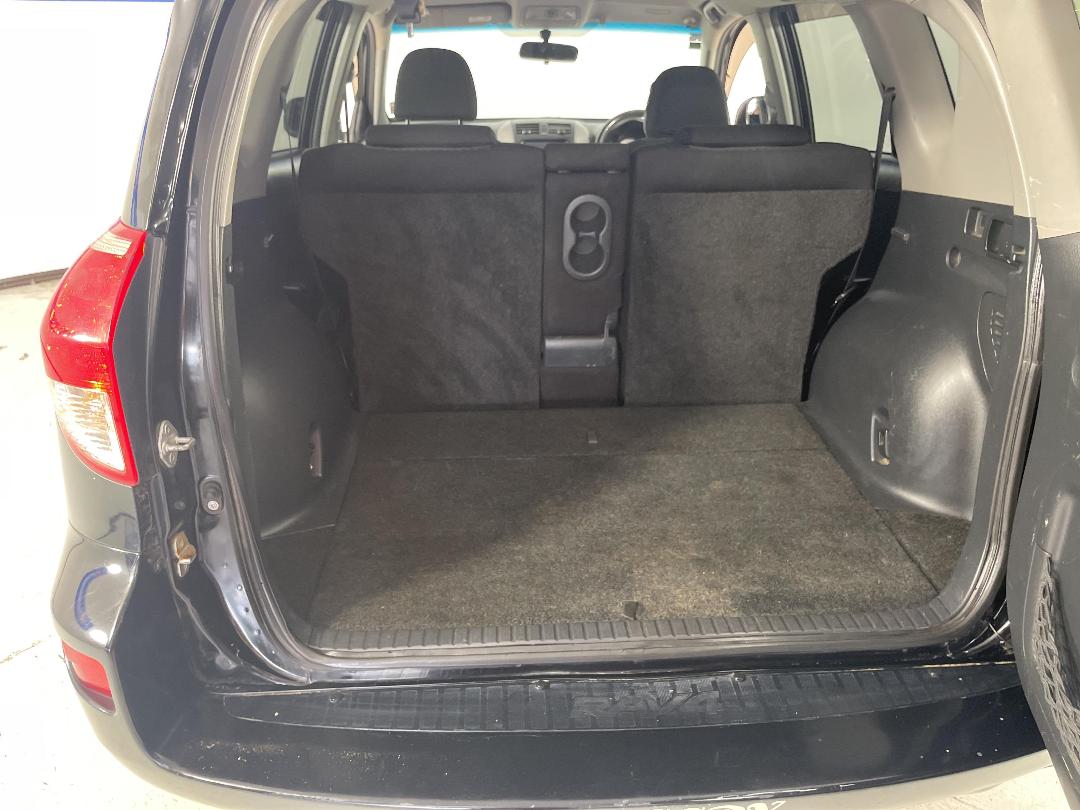 Photo '14' of Toyota Rav4