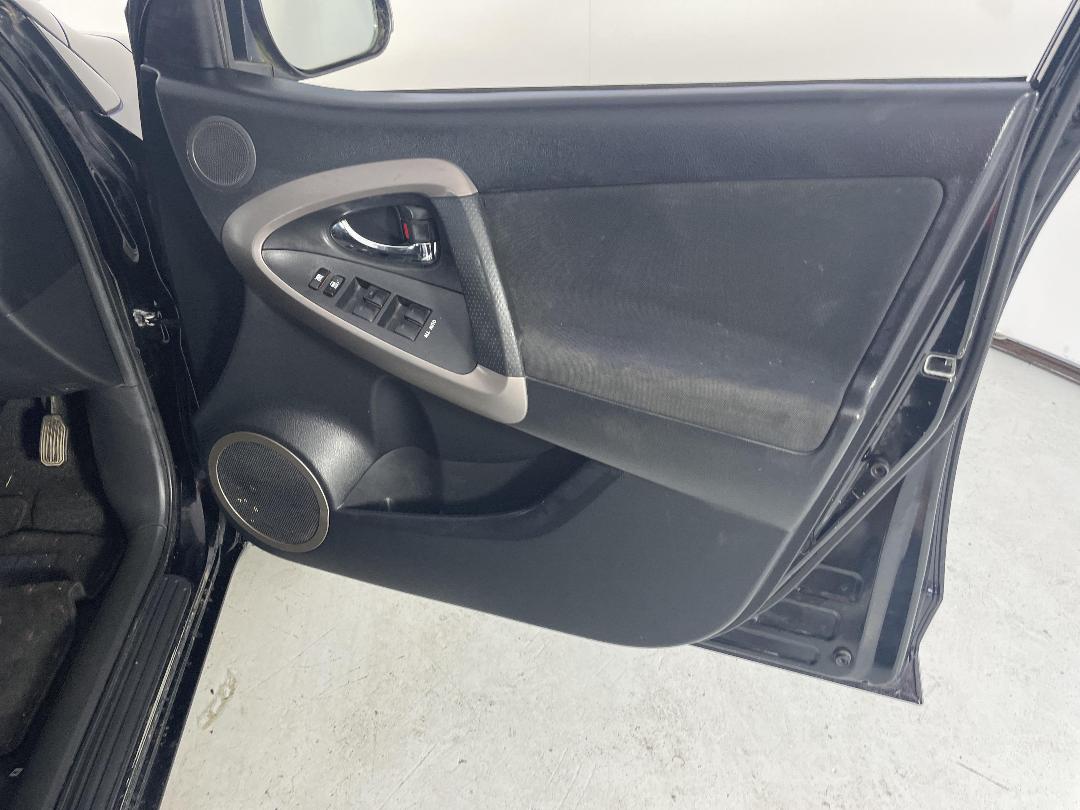 Photo '15' of Toyota Rav4