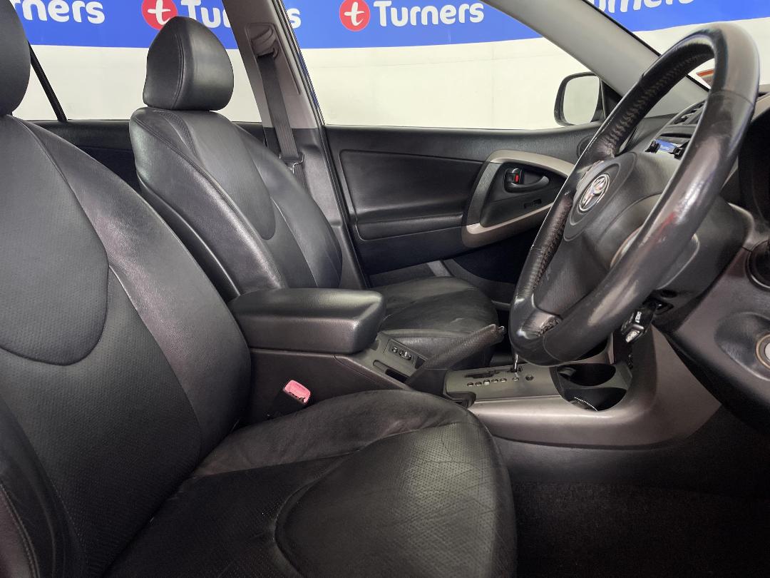 Photo '16' of Toyota Rav4 Photo '16' of Toyota Rav4