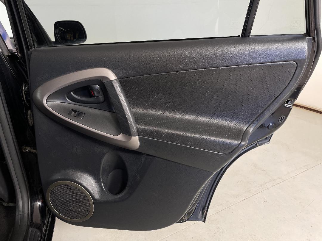 Photo '19' of Toyota Rav4 Photo '19' of Toyota Rav4