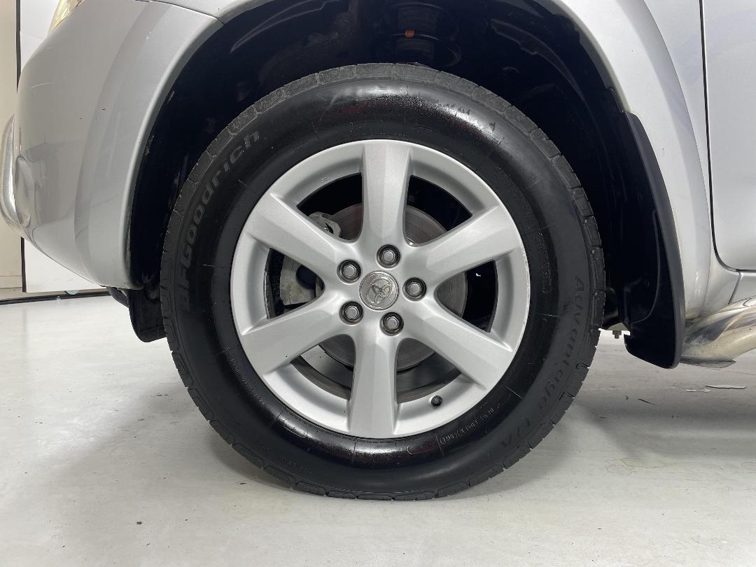 Photo '10' of Toyota Rav4