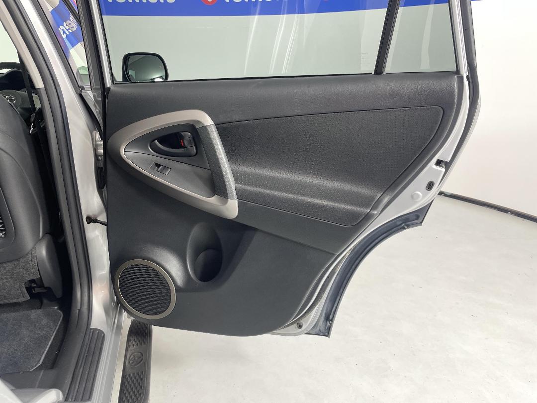 Photo '19' of Toyota Rav4