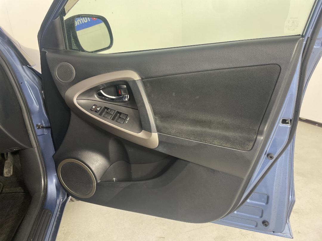 Photo '15' of Toyota Rav4 Photo '15' of Toyota Rav4