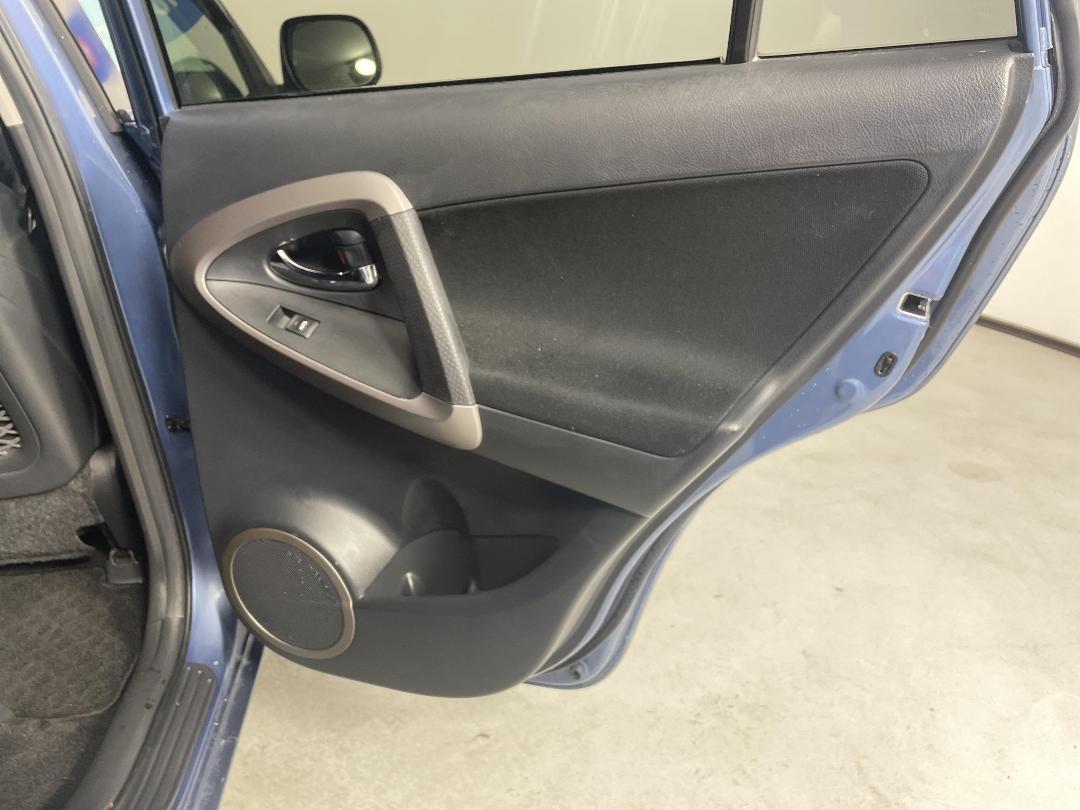 Photo '19' of Toyota Rav4 Photo '19' of Toyota Rav4