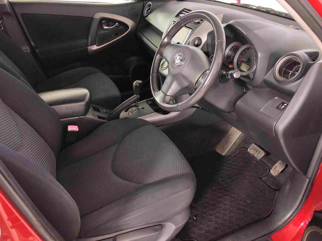 Photo '16' of Toyota Rav4