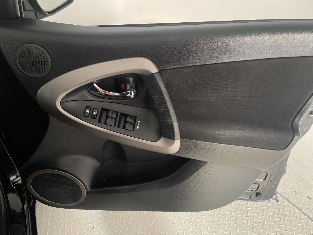 Photo '15' of Toyota Rav4 Photo '15' of Toyota Rav4