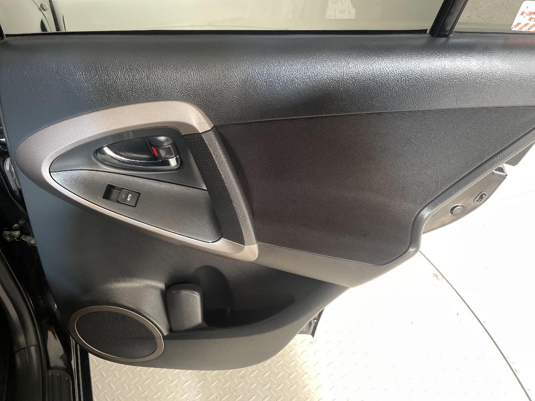 Photo '19' of Toyota Rav4 Photo '19' of Toyota Rav4