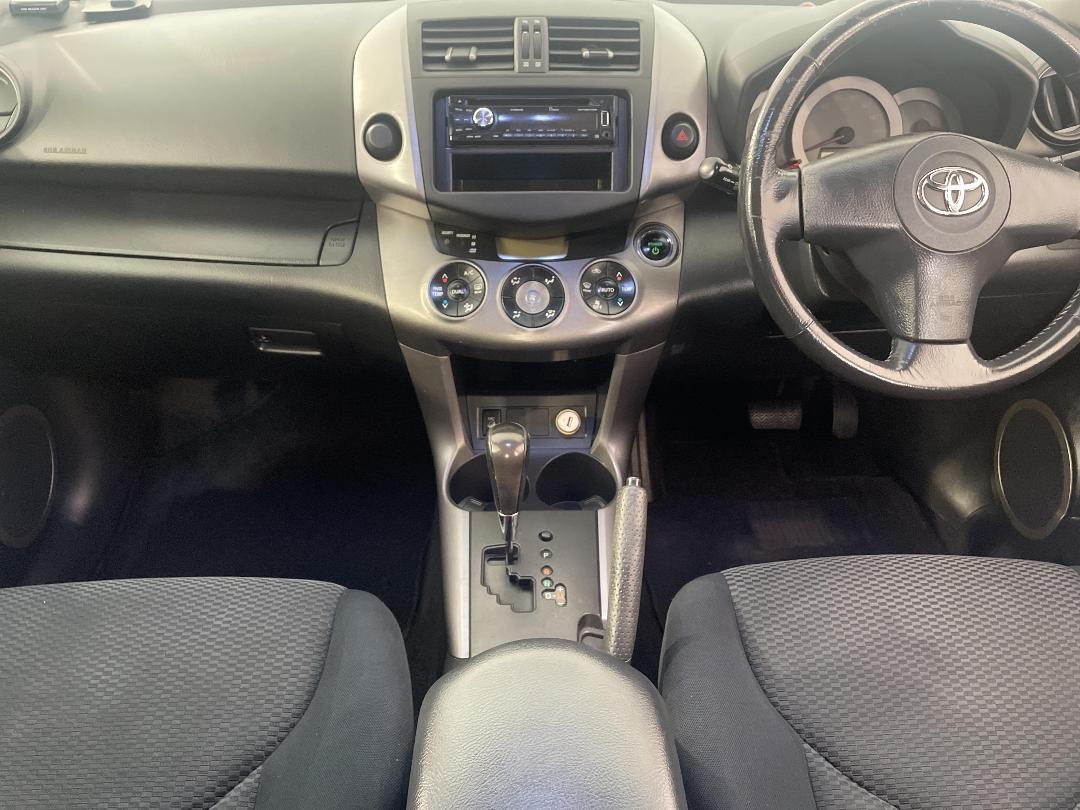 Photo '18' of Toyota Rav4 Photo '18' of Toyota Rav4