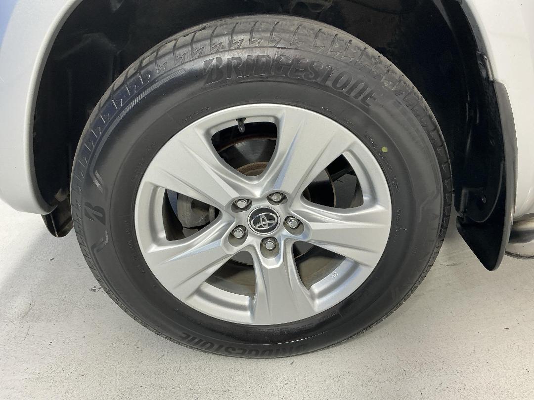 Photo '10' of Toyota Rav4