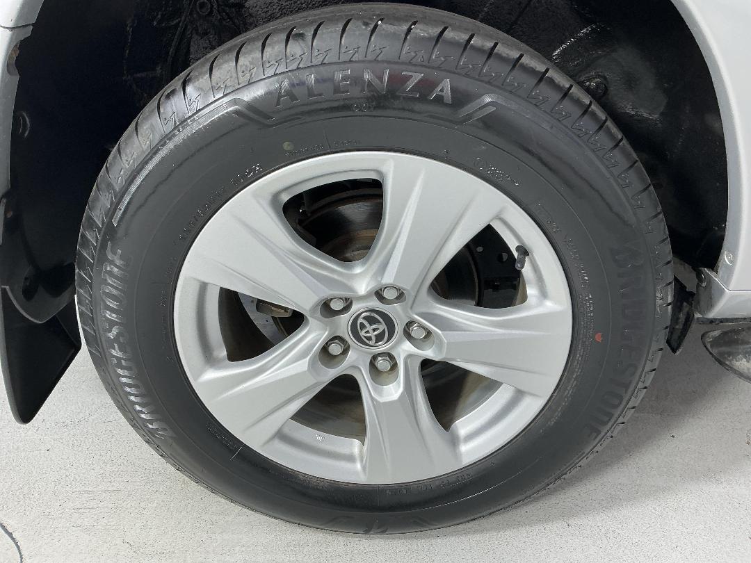 Photo '12' of Toyota Rav4