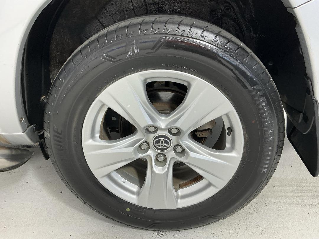 Photo '11' of Toyota Rav4