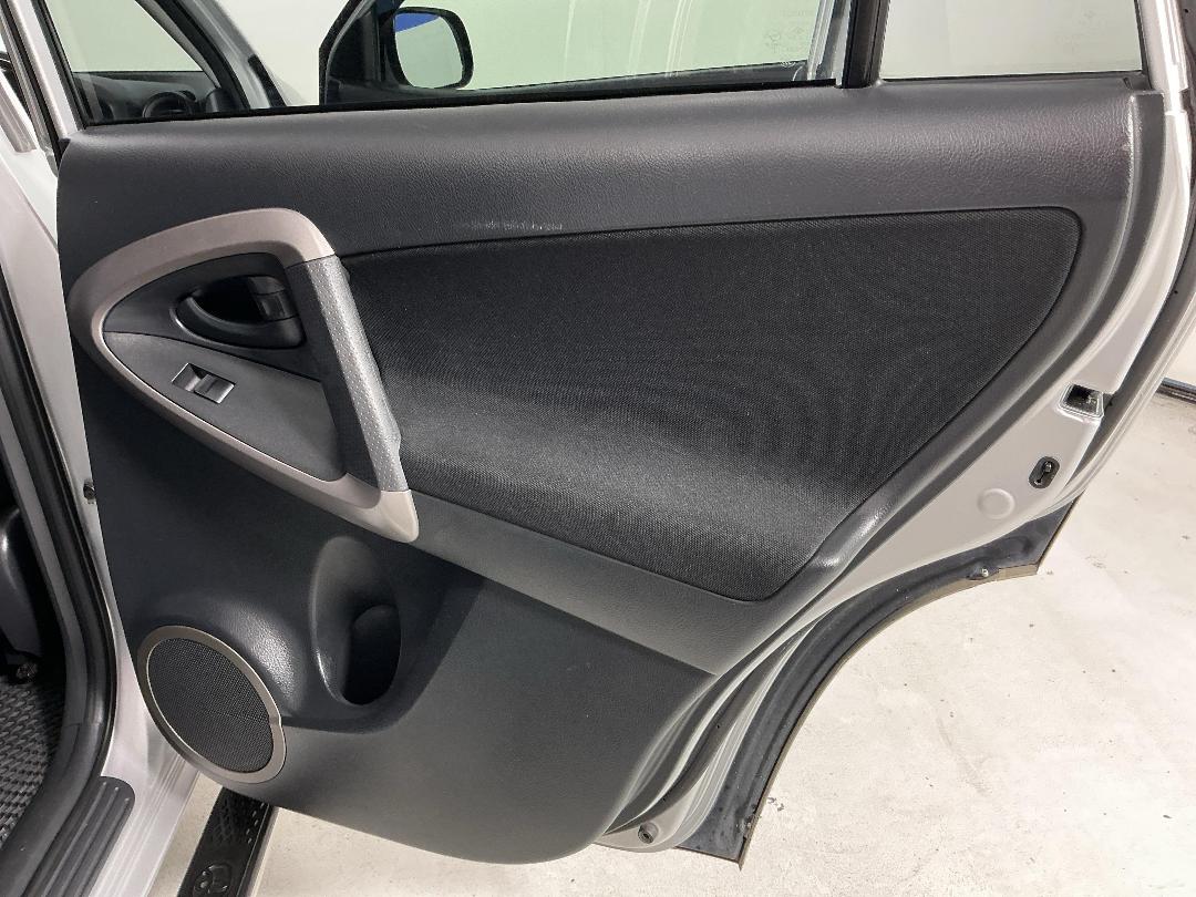 Photo '19' of Toyota Rav4