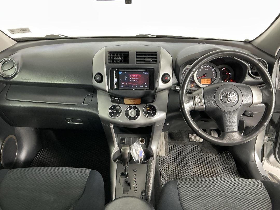 Photo '17' of Toyota Rav4