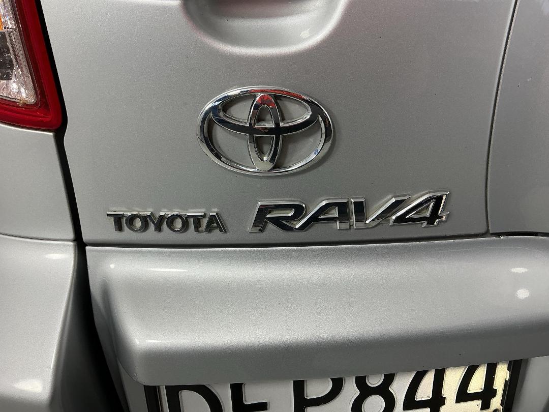 Photo '28' of Toyota Rav4