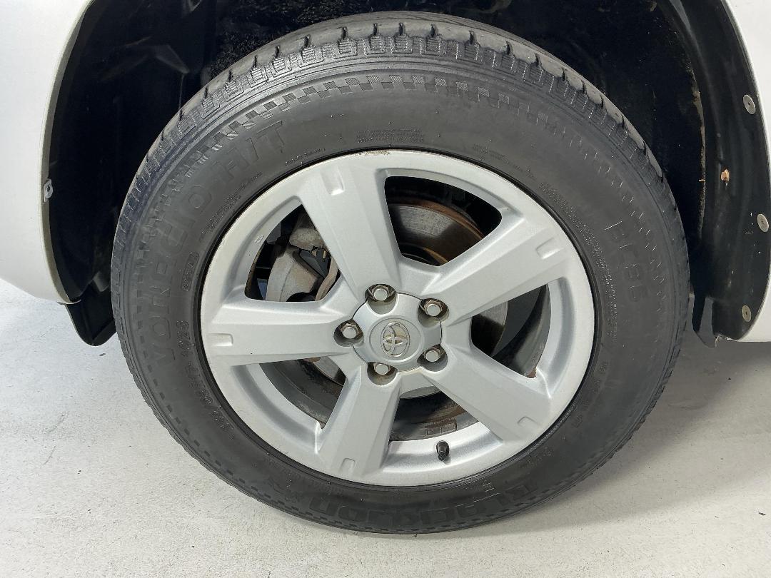 Photo '10' of Toyota Rav4