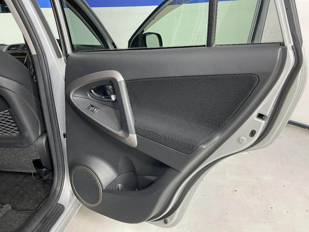 Photo '19' of Toyota Rav4