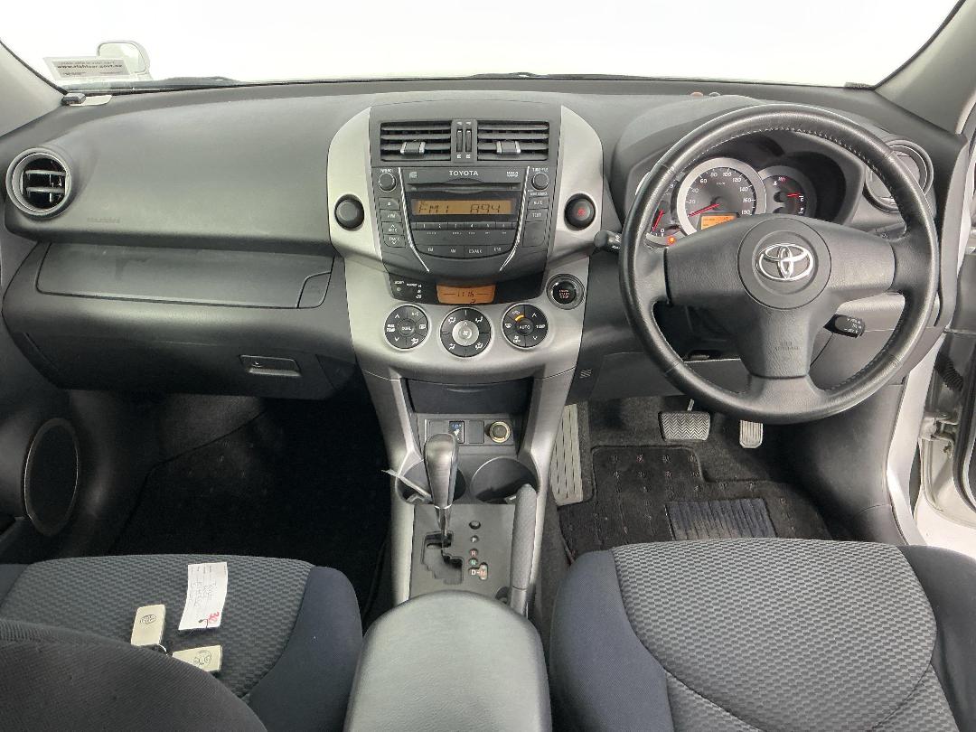 Photo '17' of Toyota Rav4