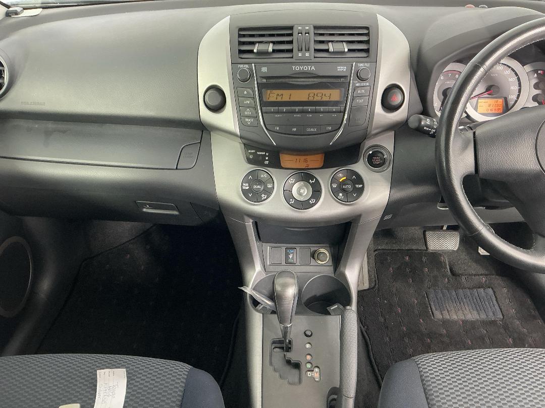 Photo '18' of Toyota Rav4