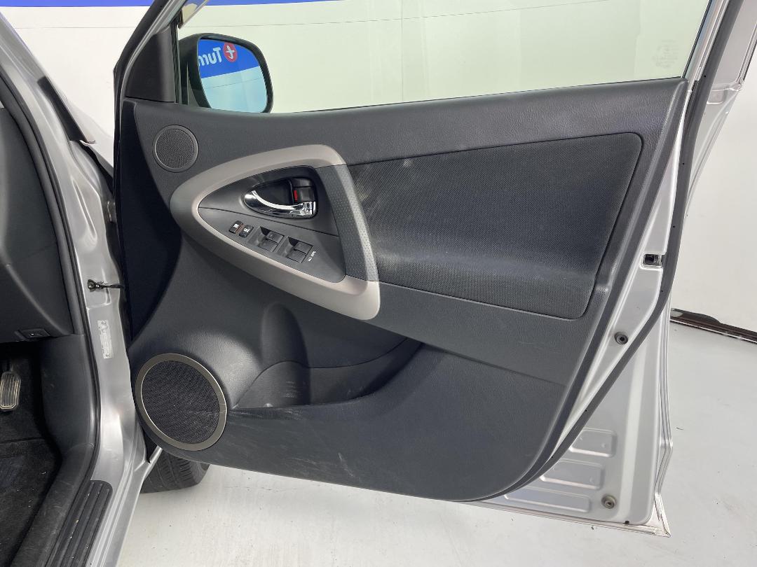 Photo '15' of Toyota Rav4