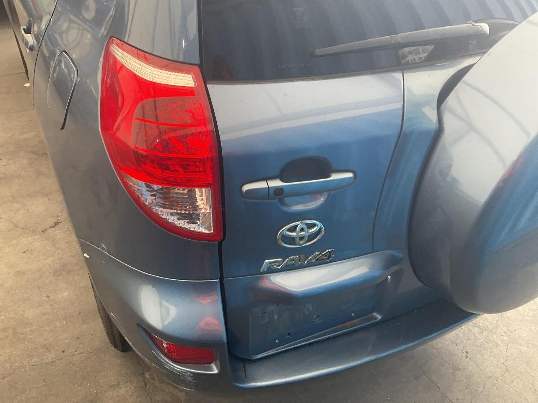 Photo '13' of Toyota Rav4