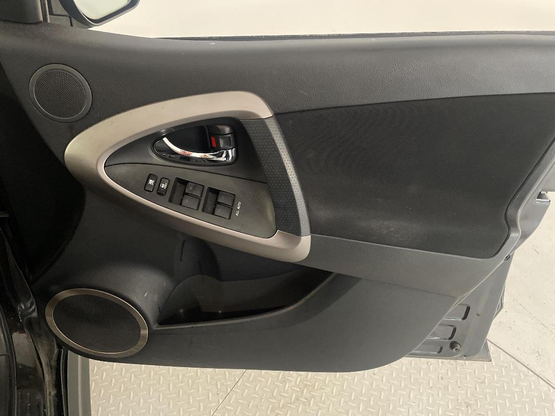 Photo '15' of Toyota Rav4 Photo '15' of Toyota Rav4