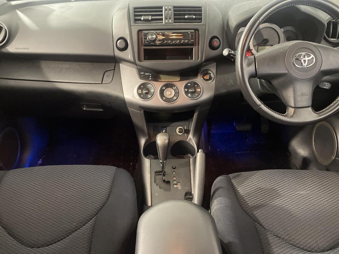 Photo '18' of Toyota Rav4 Photo '18' of Toyota Rav4