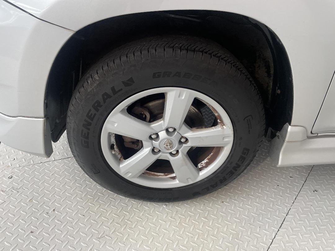 Photo '10' of Toyota Rav4