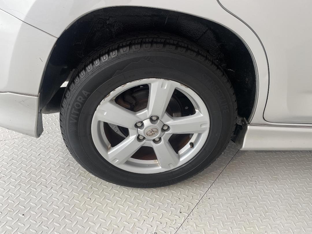 Photo '12' of Toyota Rav4