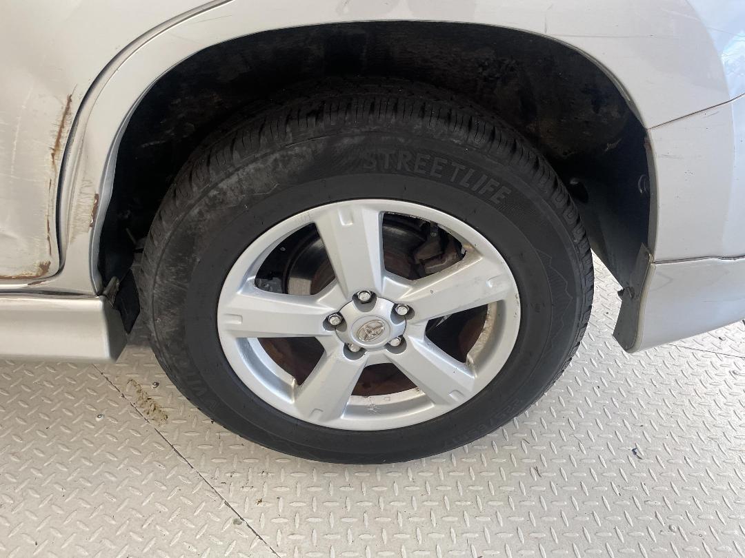 Photo '11' of Toyota Rav4