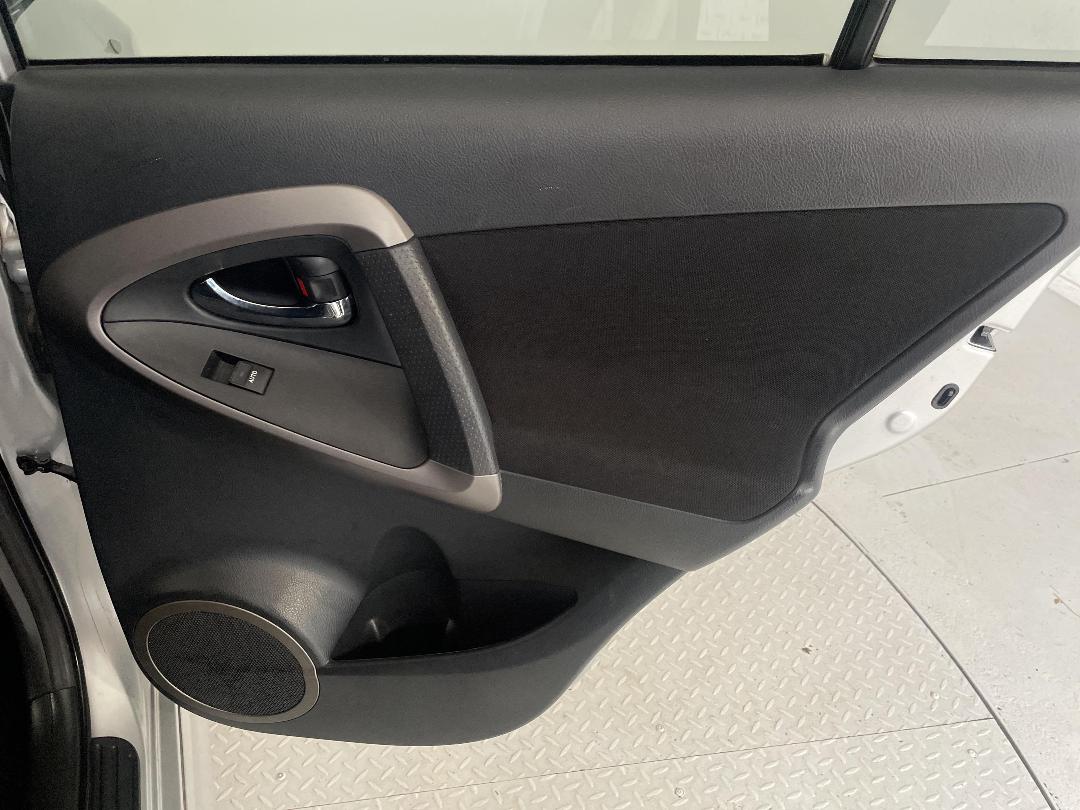 Photo '19' of Toyota Rav4