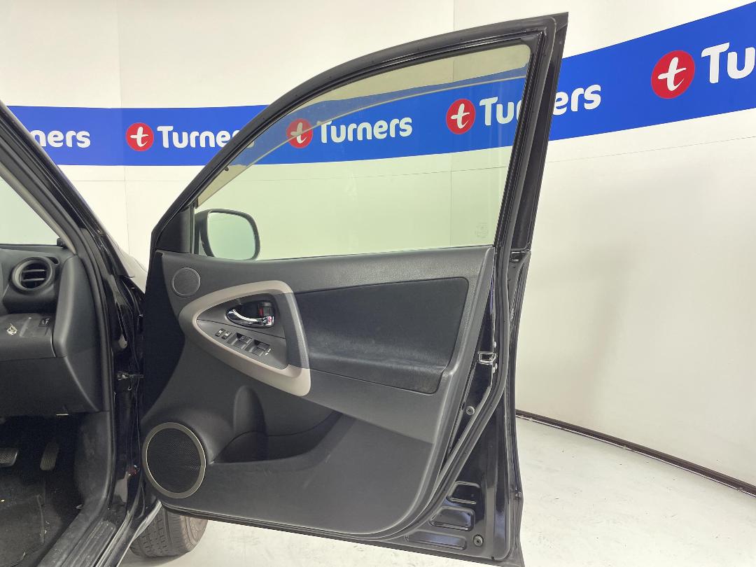 Photo '13' of Toyota Rav4