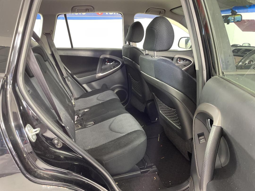 Photo '18' of Toyota Rav4