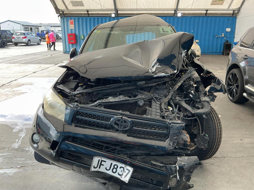 Photo '2' of Toyota RAV4