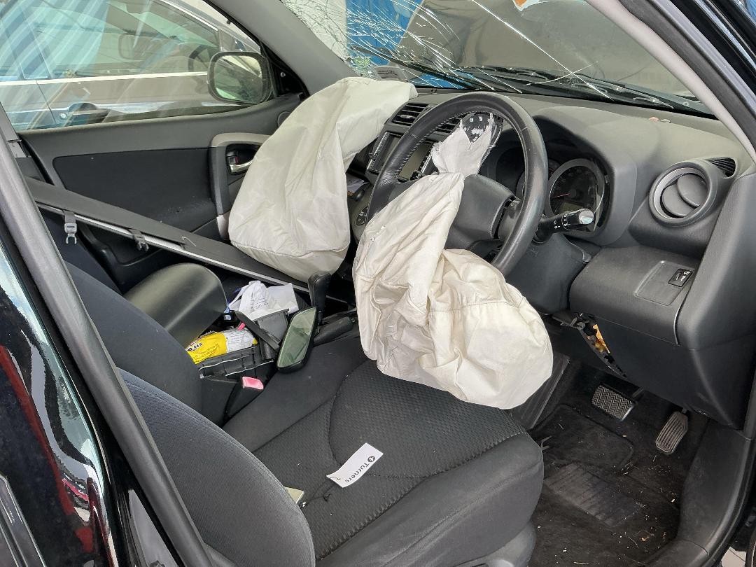 Photo '8' of Toyota RAV4