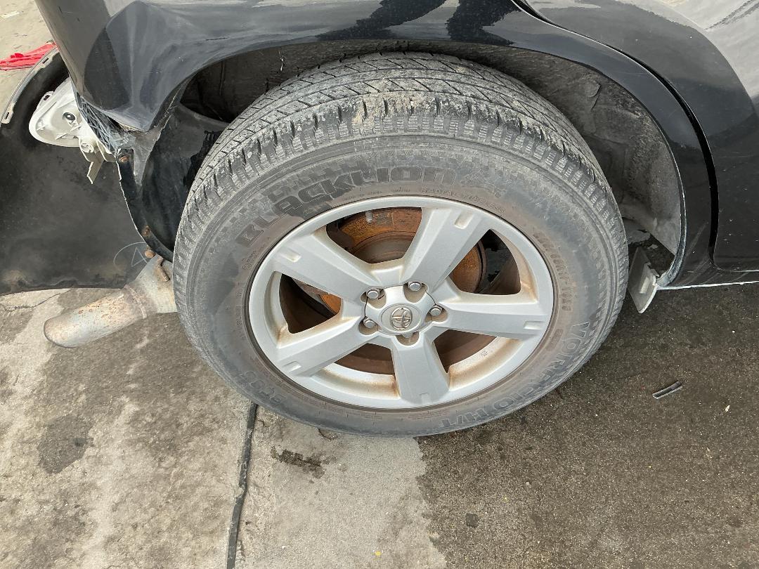 Photo '27' of Toyota RAV4