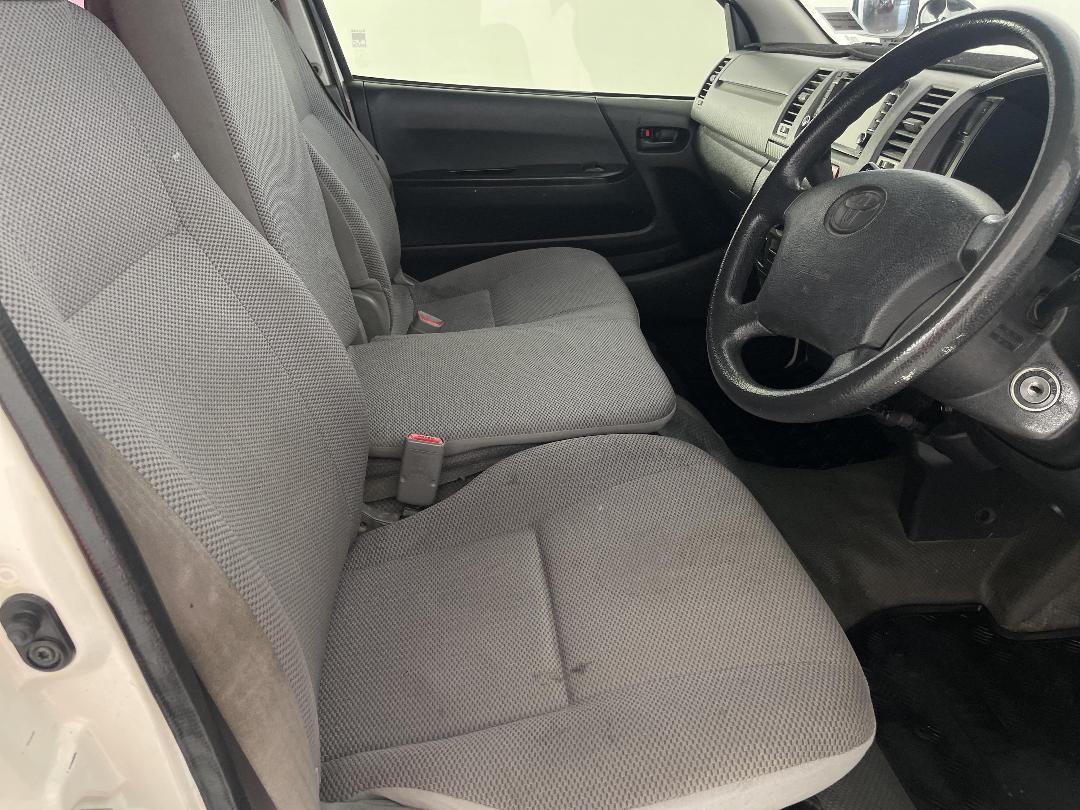 Photo '16' of Toyota Regius