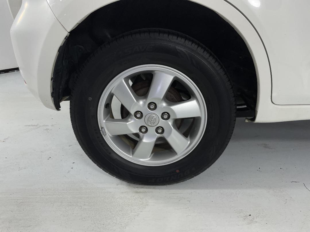 Photo '12' of Toyota Rush