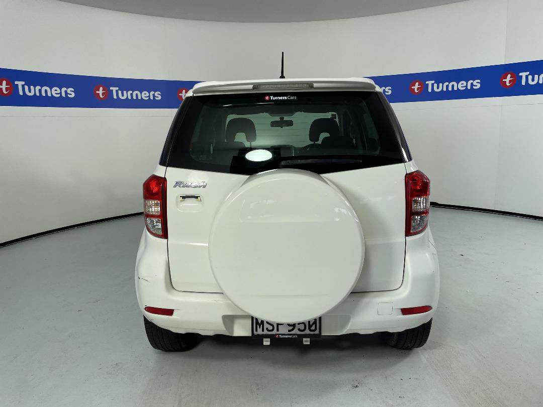 Photo '6' of Toyota Rush