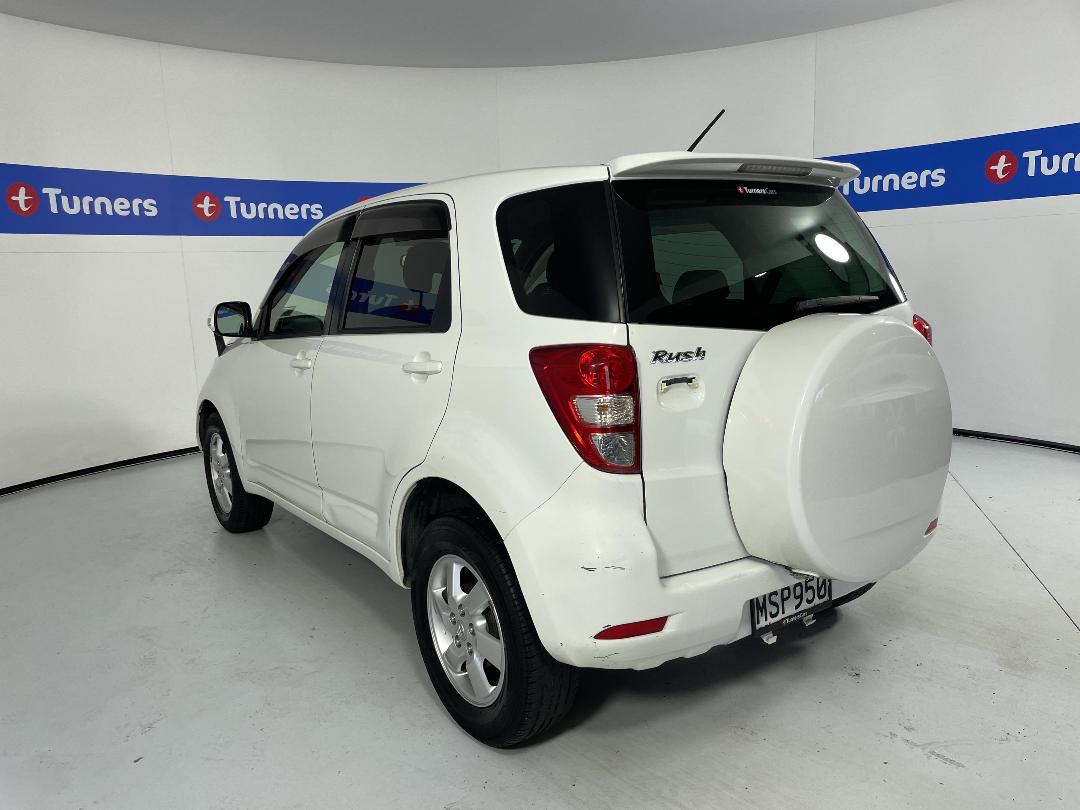 Photo '5' of Toyota Rush