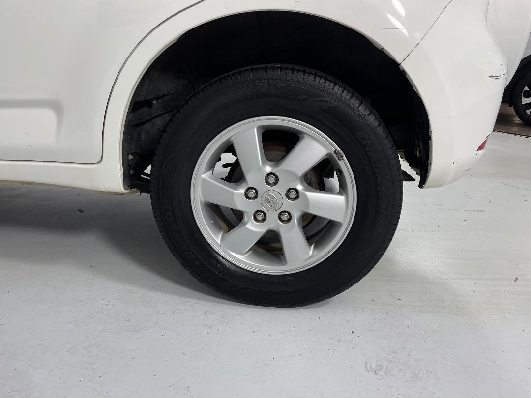 Photo '11' of Toyota Rush