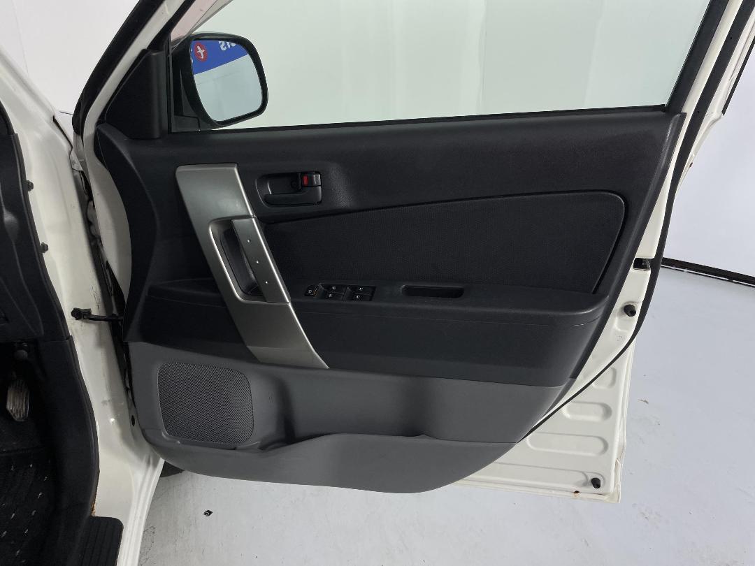 Photo '15' of Toyota Rush